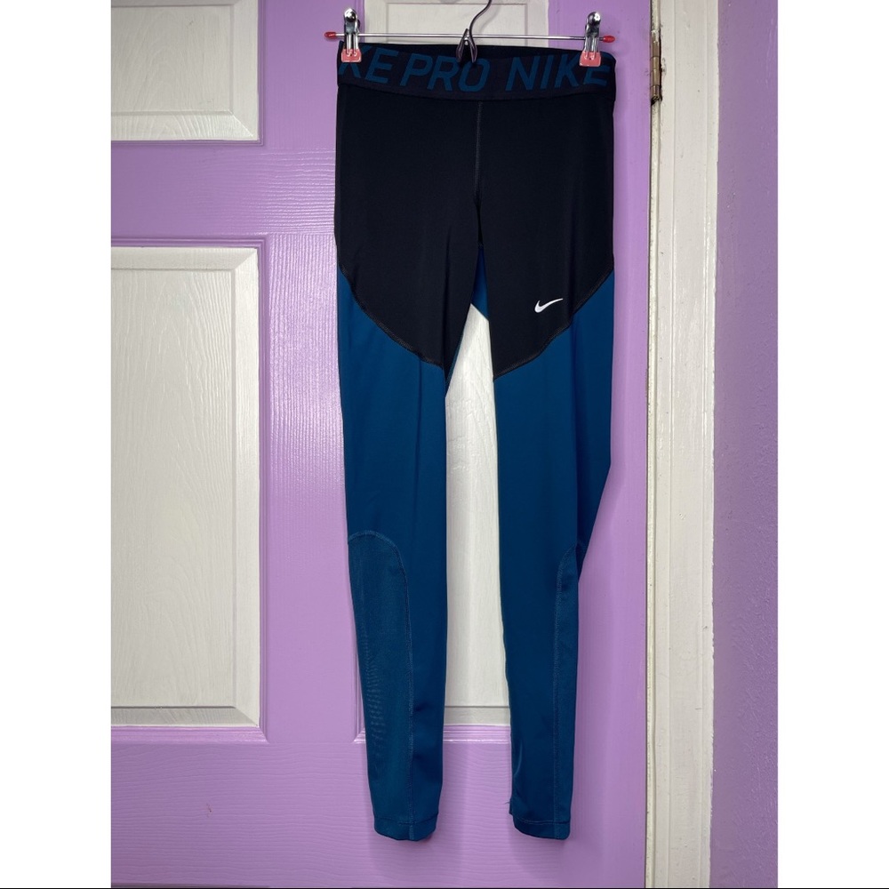 Nike Pro | Dri-Fit | Women’s Mid-Rise Leggings